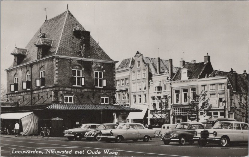 Mooie Oude Ansichtkaart Van LEEUWARDEN - Nieuwstad Met Oude Waag ...