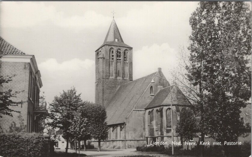 Mooie Oude Ansichtkaart Van Lienden Ned Herv Kerk Met Pastorie Goltbeeck