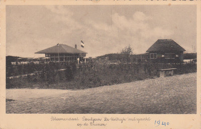 BLOEMENDAAL - Paviljoen de Uitkijk met gezicht op de Duinen