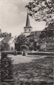 VALKENBURG (L) - Park met Oude Stadsmuur