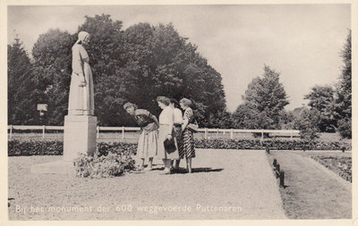 PUTTEN - Bij het Monument der 600 weggevoerde Puttenaren