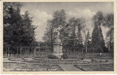 APELDOORN - Koninklijk Park met Beeld van de Faam