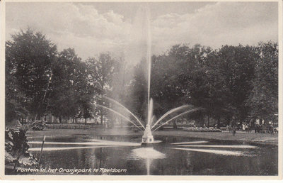 APELDOORN - Fontein in het Oranjepark