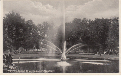 APELDOORN - Fontein in het Oranjepark