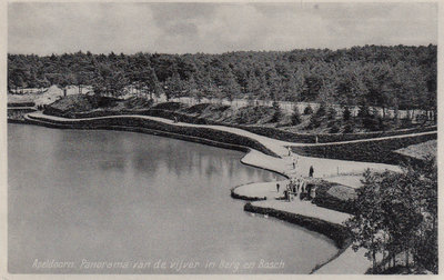 APELDOORN - Panorama van de vijver in Berg en Bosch