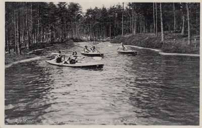 APELDOORN - Kanovijver in Zwembad Berg en Bosch