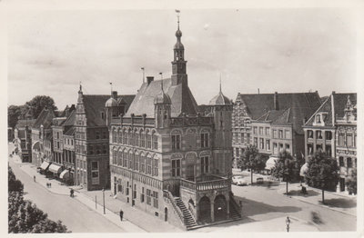 DEVENTER - Brink met Waaggebouw