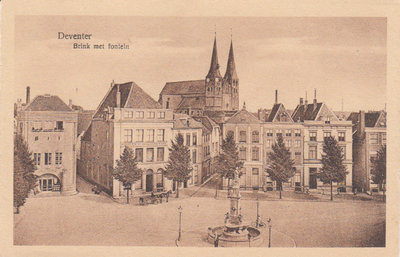 DEVENTER - Brink met Fontein