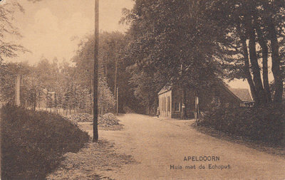 APELDOORN - Huis met de Echoput