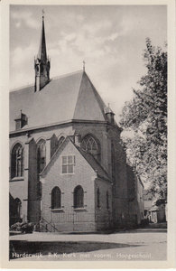 HARDERWIJK - R. K. Kerk met voorm. Hoogeschool