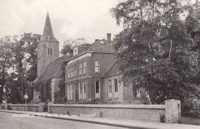 DIEPENHEIM - N. H. Kerk met Pastorie