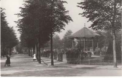 DORDRECHT - Zó was Dordrecht Oranjepark (richting Dubbeldamseweg) omstr. 1910