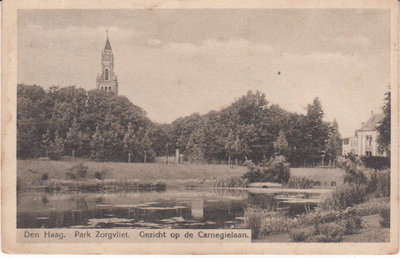 DEN HAAG - Park Zorgvliet. Gezicht op de Carnegielaan