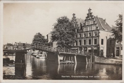 HAARLEM - Gravestenebrug met oude gevels