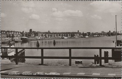 ZAANDAM - Gezicht op Prins Hendrikkade