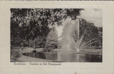 APELDOORN - Fontein in het Oranjepark