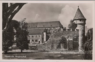 MAASTRICHT - Begijnenhof