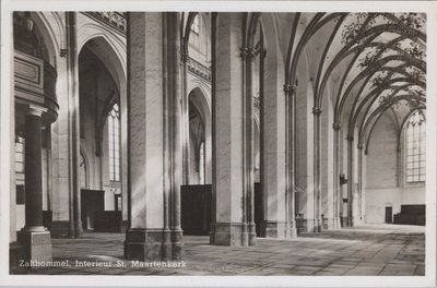 ZALTBOMMEL - Interieur St. Maartenskerk