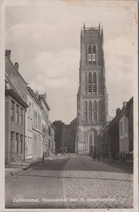 ZALTBOMMEL - Nieuwstraat met St. Maartentoren