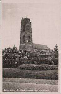 ZALTBOMMEL - St. Maartenskerk met Monument