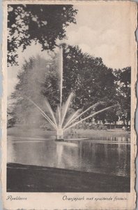 APELDOORN - Oranjepark met Spuitende Fontein