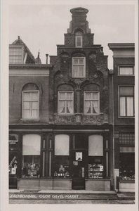 ZALTBOMMEL - Oude Gevel Markt