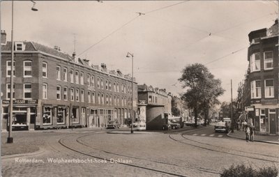 ROTTERDAM - Wolphaertsbocht-hoek Doklaan