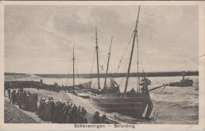 SCHEVENINGEN - Stranding