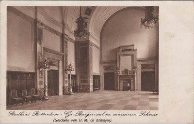 ROTTERDAM - Stadhuis Rotterdam - Gr. Burgerzaal m. marmeren Schouw