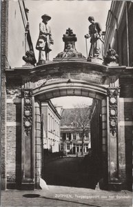 ZUTPHEN - Toegangspoort van het Bornhof