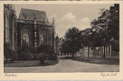 ZUTPHEN - Bij de Kerk