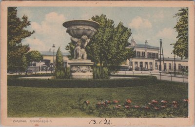 ZUTPHEN - Stationsplein