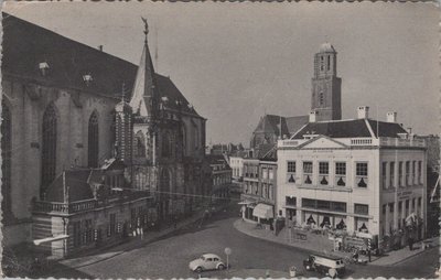 ZWOLLE - Grote Markt met Hoofdwacht