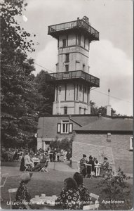 APELDOORN - Uitzichttoren a.d. Prinses Julianatoren te Apeldoorn