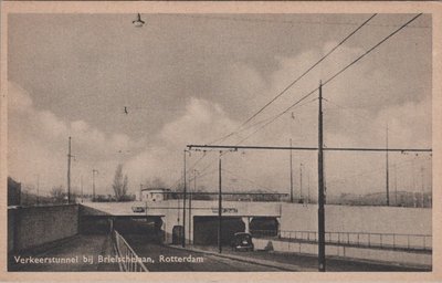 ROTTERDAM - Verkeerstunnel bij Brielschelaan