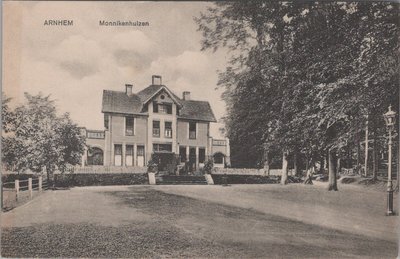 ARNHEM - Monnikenhuizen