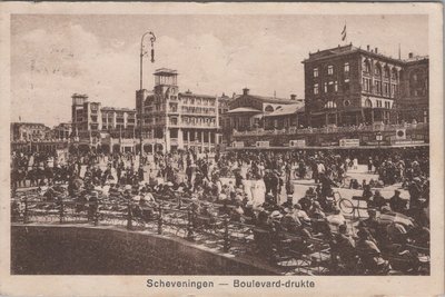 SCHEVENINGEN - Boulevard-drukte