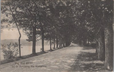 AUSTERLITZ - Weg naar Zeist bij de Pyramide van Austerlitz