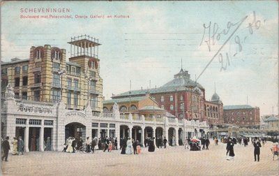 SCHEVENINGEN - Boulevard met Palace Hotel, Oranje Gallerij en Kurhaus