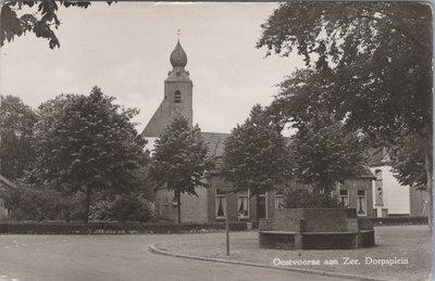 OOSTVOORNE AAN ZEE - Dorpsplein