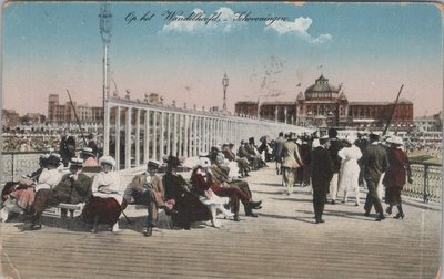 SCHEVENINGEN - Op het Wandelhoofd