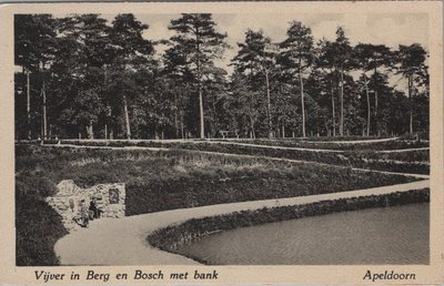 APELDOORN - Vijver in Berg en Bosch met bank