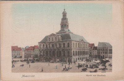 MAASTRICHT - Markt met Stadhuis