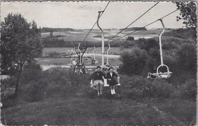 VALKENBURG - Met de kabelbaan tussen Hemel en Aarde