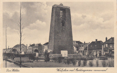 DEN HELDER - Westplein met Reddingwezen-monument