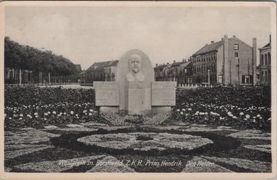 DEN HELDER - Westplein m. Borstbeeld Z.K.H. Prins Hendrik