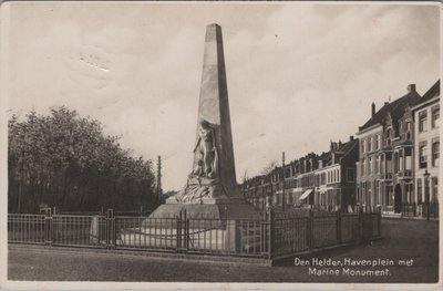 DEN HELDER - Havenplein met Marine Monument