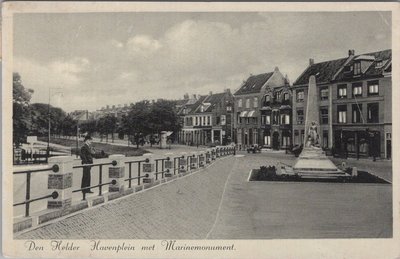 DEN HELDER - Havenplein met Marinemonument