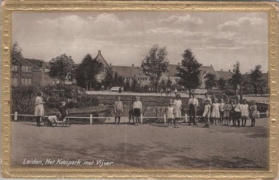 LEIDEN - Het Kooipark met Vijver