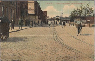 UTRECHT - Leidschestraatweg met Beursstation